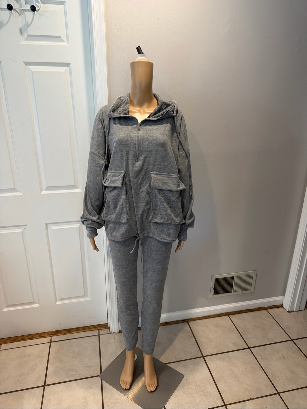 New WINWIN Gray Two-Piece Lounge Set - Zip Hoodie & Joggers Sz S & L